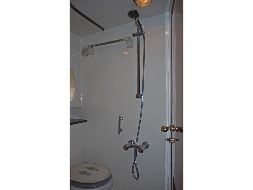 Fore ship, Accommodation